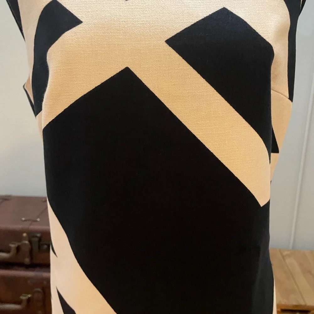 Abstract - Picture 3 of 4